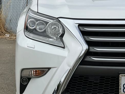 Used 2019 Lexus GX 460 Premium AWD/4WD image 17