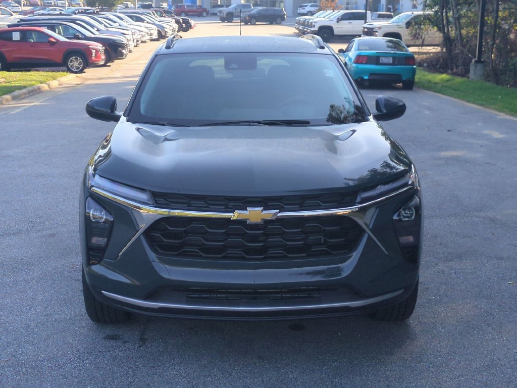 New 2026 Chevrolet Trax LT w/ LT Convenience Package FWD image 11
