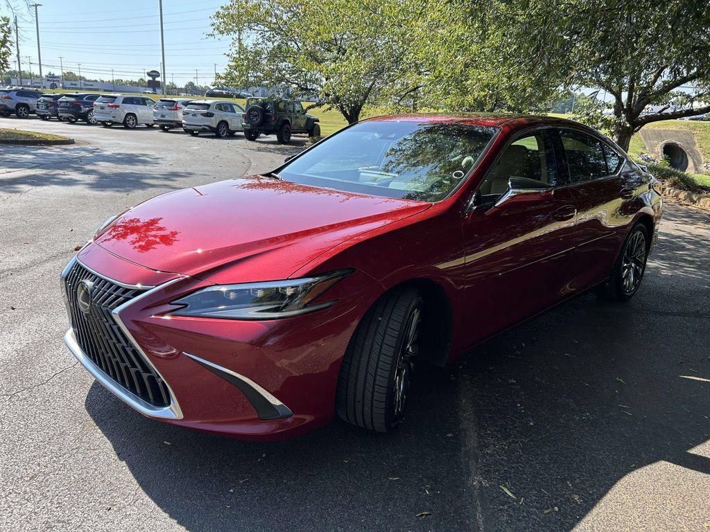 Used 2025 Lexus ES 300h Ultra Luxury FWD image 5