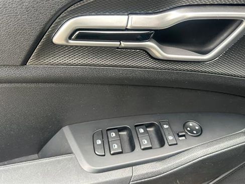 Used 2024 Kia Sportage LX image 12