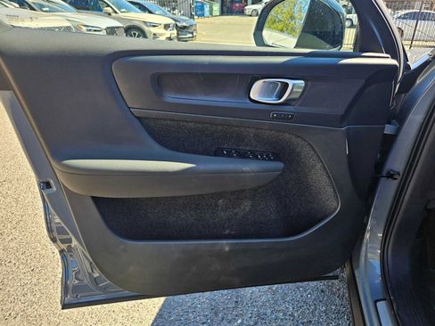 Used 2023 Volvo XC40 Recharge Plus w/ Protection Package Premier AWD/4WD image 24