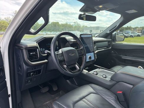 Used 2023 Ford Expedition Platinum AWD/4WD image 10
