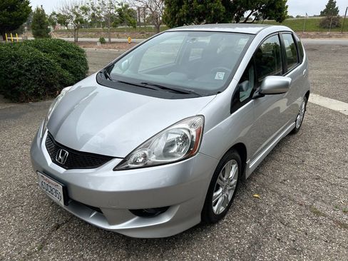 Used 2011 Honda Fit Sport image 3