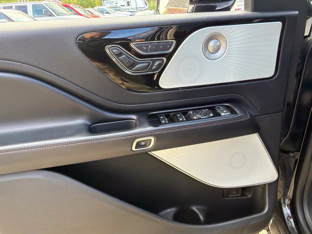 Used 2020 Lincoln Aviator Reserve w/ Equipment Group 201A AWD/4WD image 14
