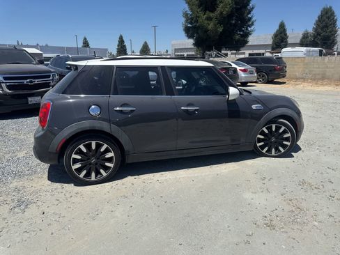 Used 2017 MINI Cooper S FWD image 3