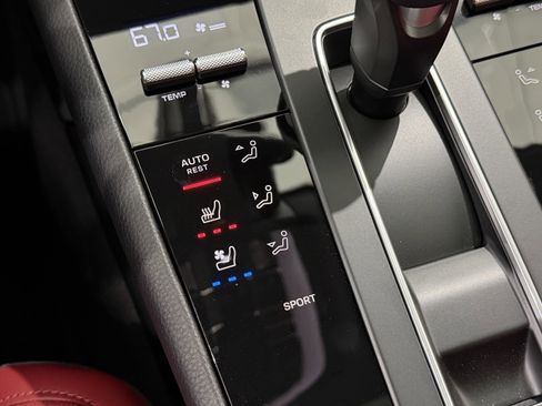 New 2026 Porsche Macan image 37