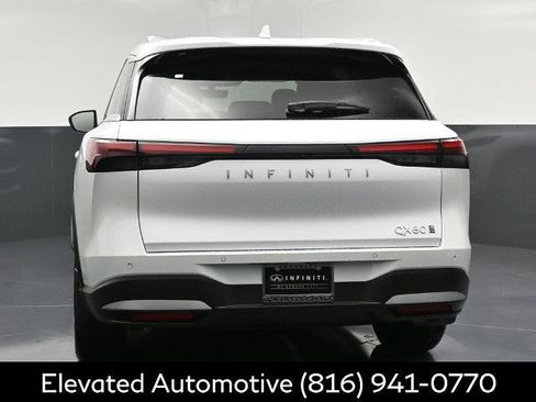 Certified 2026 INFINITI QX60 Luxe w/ Family Package AWD/4WD image 4