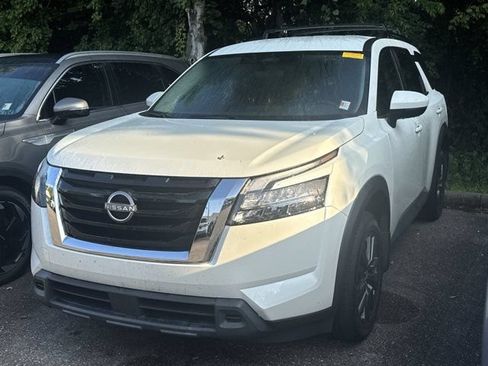 Used 2023 Nissan Pathfinder SV FWD image 3