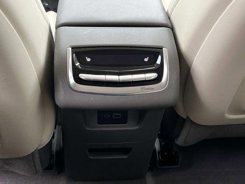 Certified 2024 Cadillac XT6 Premium Luxury image 18