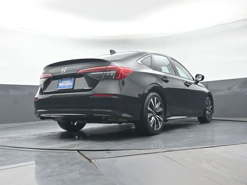 Certified 2024 Honda Civic EX image 32