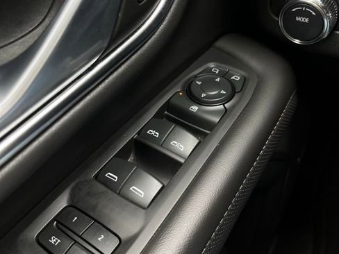 Used 2024 GMC Yukon SLT RWD image 27