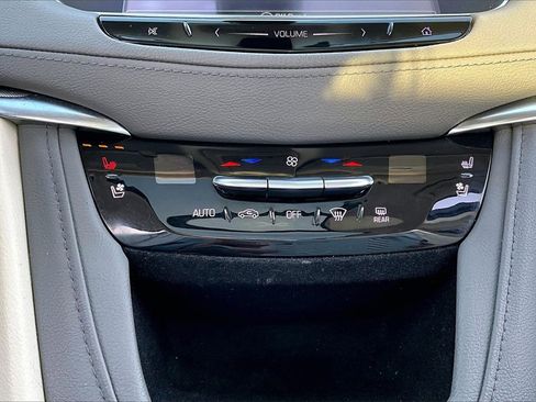 Used 2017 Cadillac XT5 Premium Luxury image 24