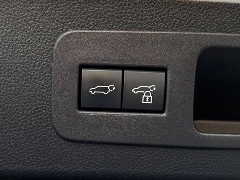 Used 2025 Lexus LX 600 4WD w/ Accessory Package (2T) image 38