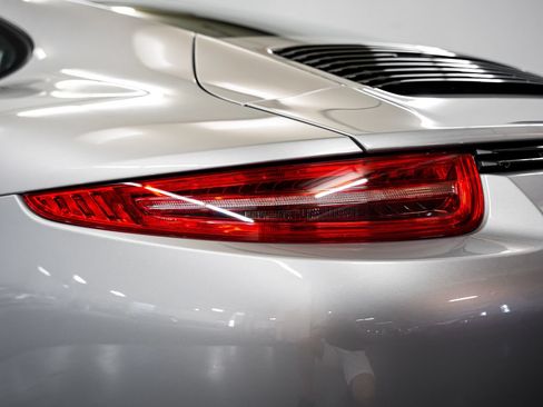 Used 2015 Porsche 911 Carrera GTS RWD image 35