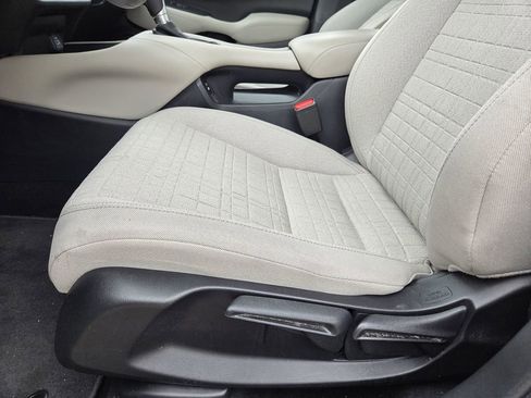 Used 2024 Honda HR-V LX image 15