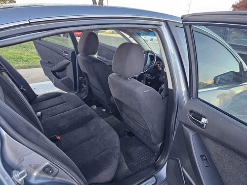 Used 2011 Nissan Altima 2.5 S w/ Convenience Pkg image 10