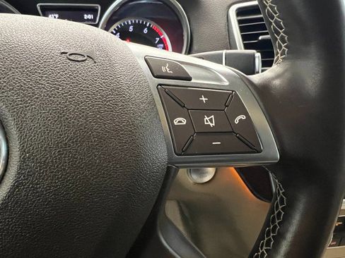 Used 2015 Mercedes-Benz GL 450 4MATIC image 32