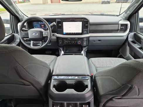 Certified 2025 Ford F250 XLT w/ Black Appearance Package AWD/4WD image 21