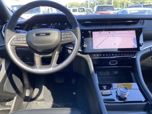 New 2027 Jeep Grand Cherokee L Limited AWD/4WD image 9