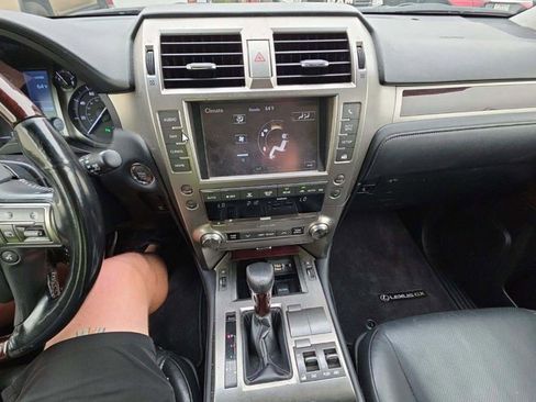 Used 2017 Lexus GX 460 Premium w/ Premium Package image 10