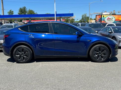 Used 2023 Tesla Model Y Long Range AWD/4WD image 19
