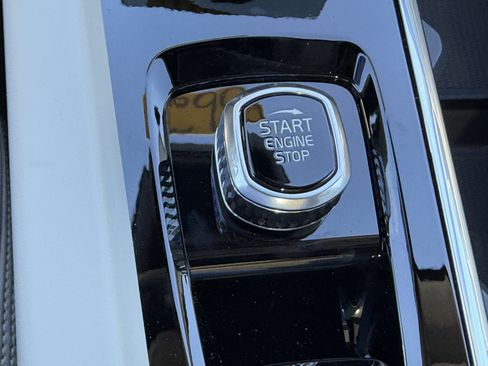 New 2026 Volvo XC60 T8 Ultra w/ Protection Package Premier image 27