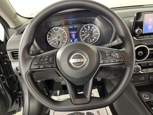 Used 2025 Nissan Sentra S FWD image 17