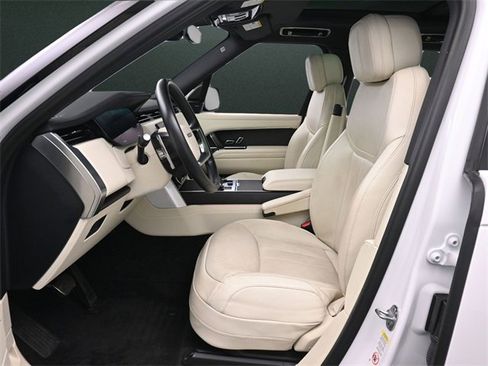 Used 2023 Land Rover Range Rover SE image 11