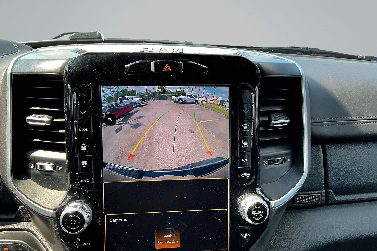 Used 2023 RAM 1500 Big Horn AWD/4WD image 13