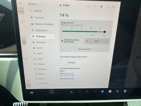 Used 2022 Tesla Model X image 27