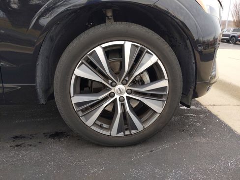 Used 2022 Volvo XC60 B5 Momentum w/ Protection Package Premier image 13