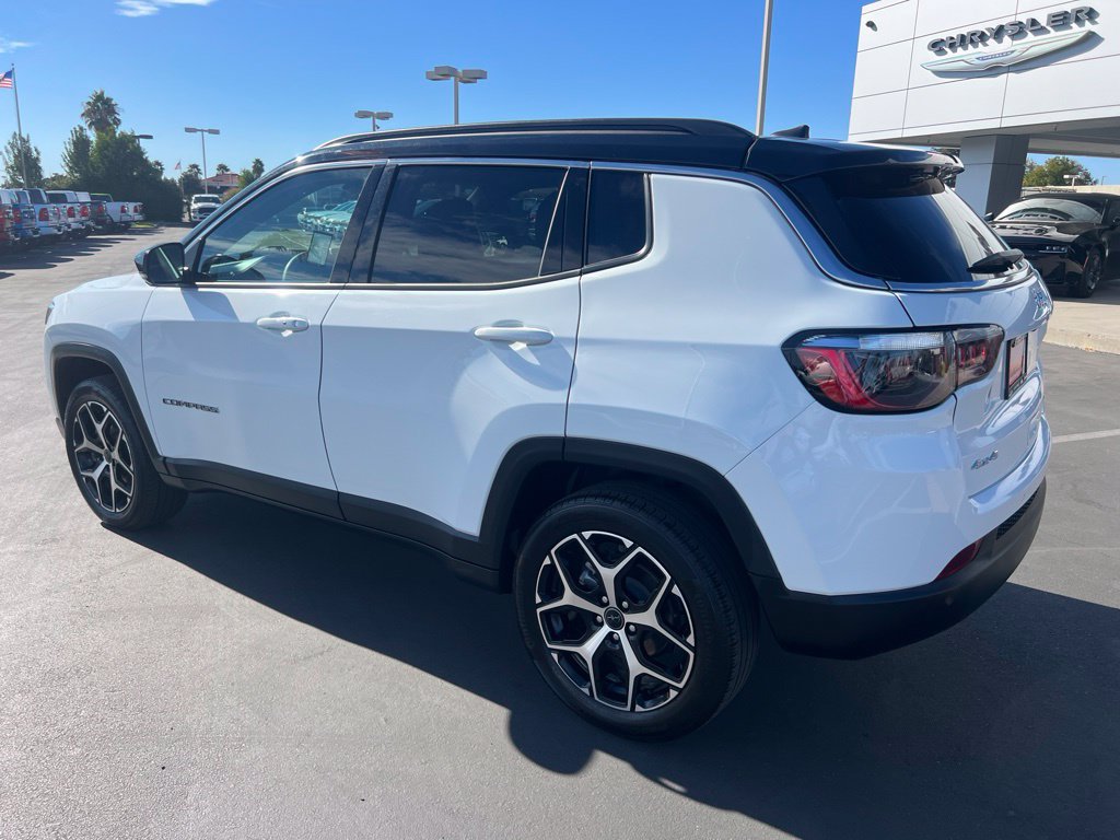 Used 2025 Jeep Compass Limited AWD/4WD image 12