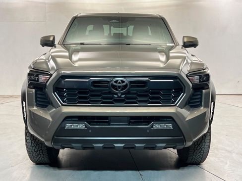 Used 2024 Toyota Tacoma TRD Off-Road AWD/4WD image 9