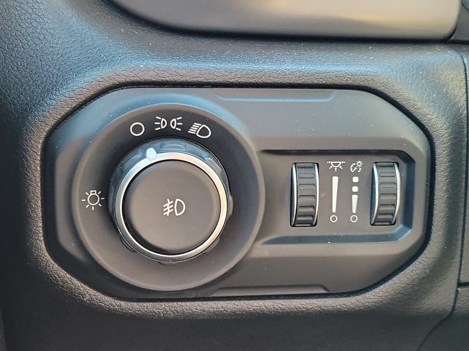 Used 2020 Jeep Wrangler Sport AWD/4WD image 22