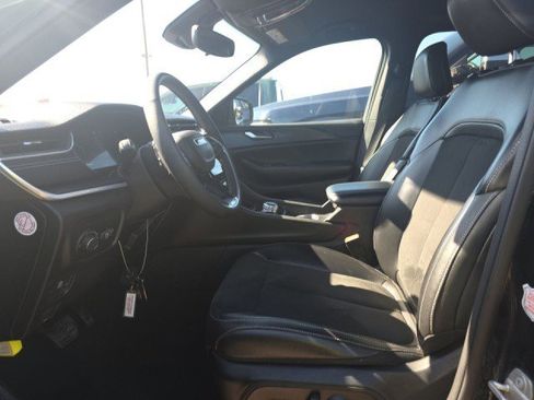 Certified 2024 Jeep Grand Cherokee L Laredo image 6