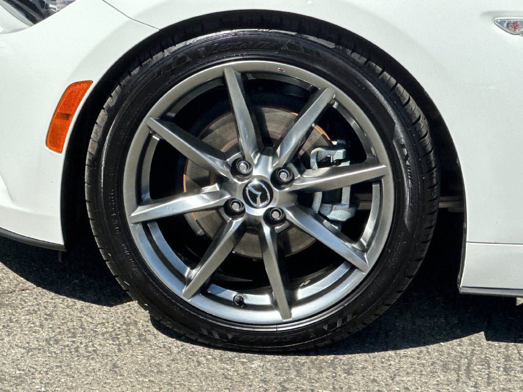 Used 2021 MAZDA MX-5 Miata Sport RWD image 22