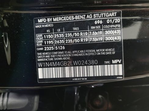 Used 2020 Mercedes-Benz GLB 250 w/ Premium Package image 33