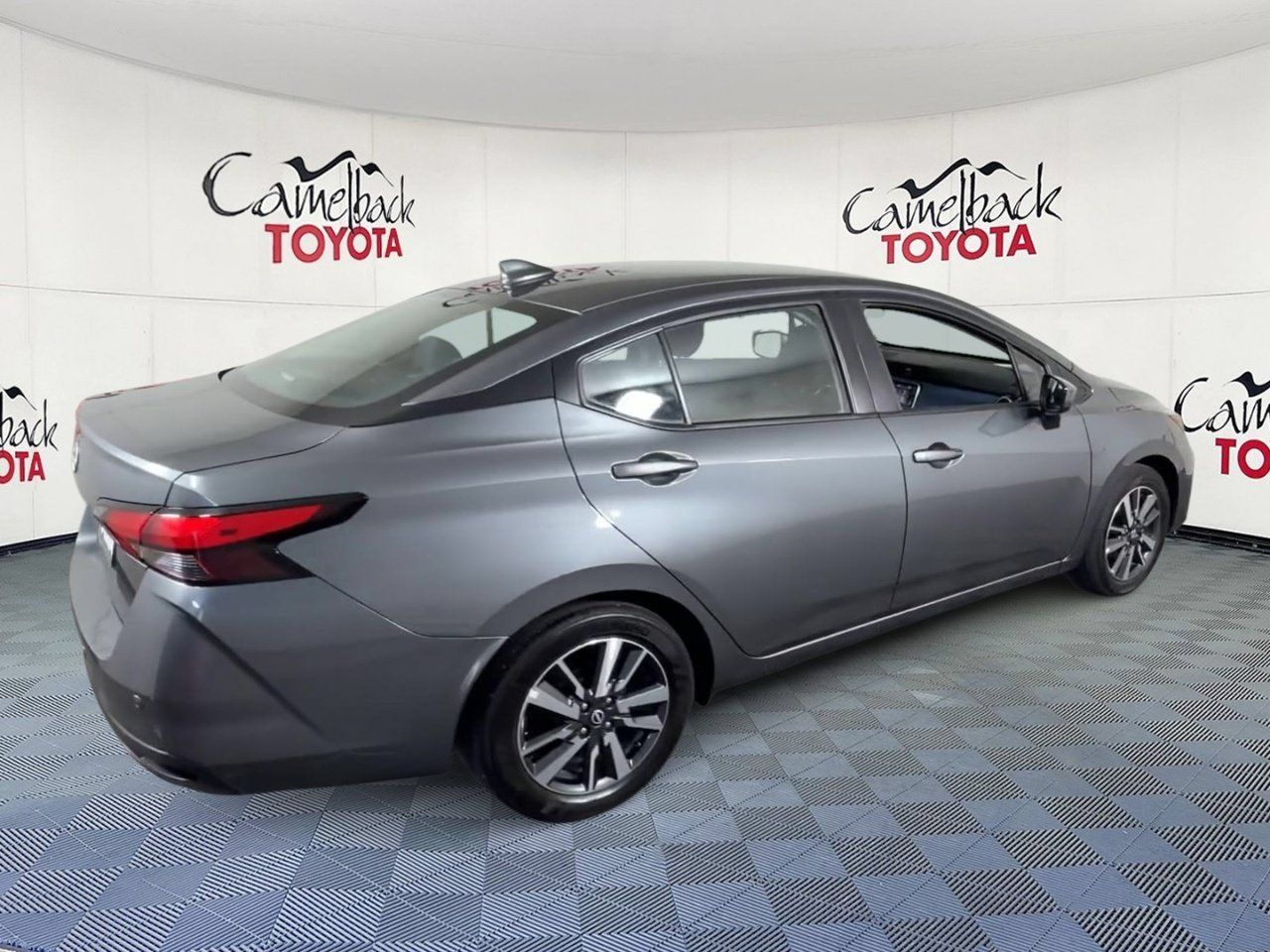 Used 2025 Nissan Versa SV FWD image 2