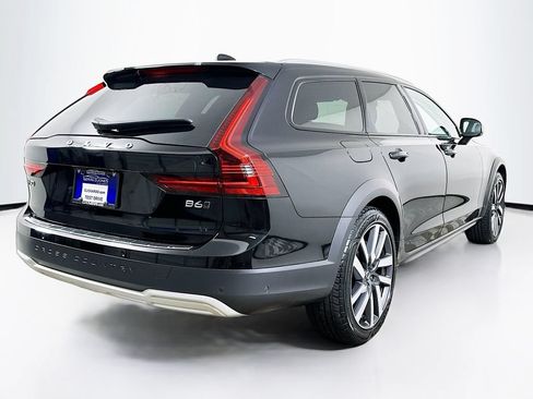 Used 2022 Volvo V90 B6 Cross Country w/ Advanced Package AWD/4WD image 7