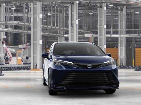 New 2025 Toyota Sienna LE image 16