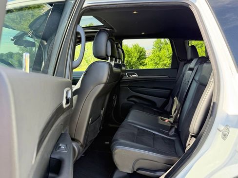 Used 2021 Jeep Grand Cherokee Laredo X AWD/4WD image 19