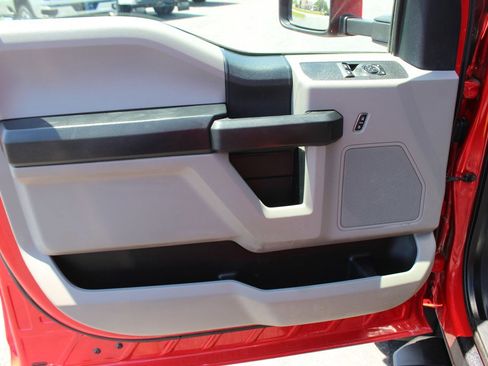 Used 2017 Ford F550 4x4 Regular Cab Super Duty image 22