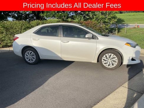 Used 2018 Toyota Corolla LE FWD image 11
