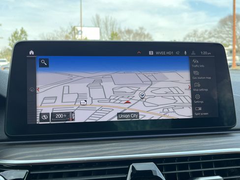 Used 2022 BMW 540i w/ Premium Package image 5