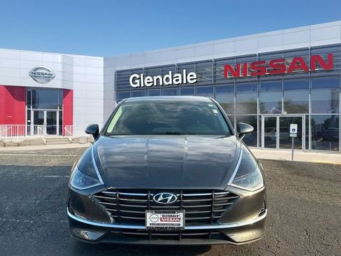 Used 2022 Hyundai Sonata SE FWD image 2