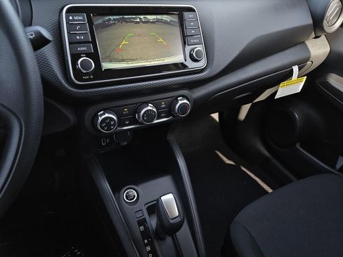 New 2025 Nissan Kicks Play S image 18