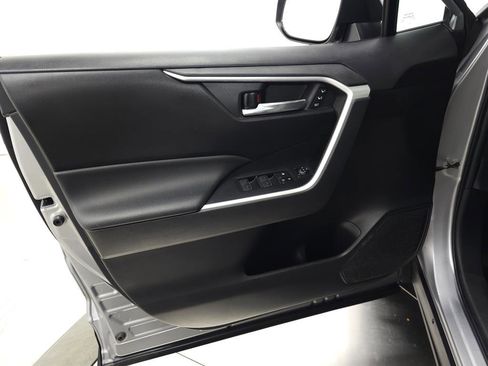 Used 2023 Toyota RAV4 XLE Premium image 12