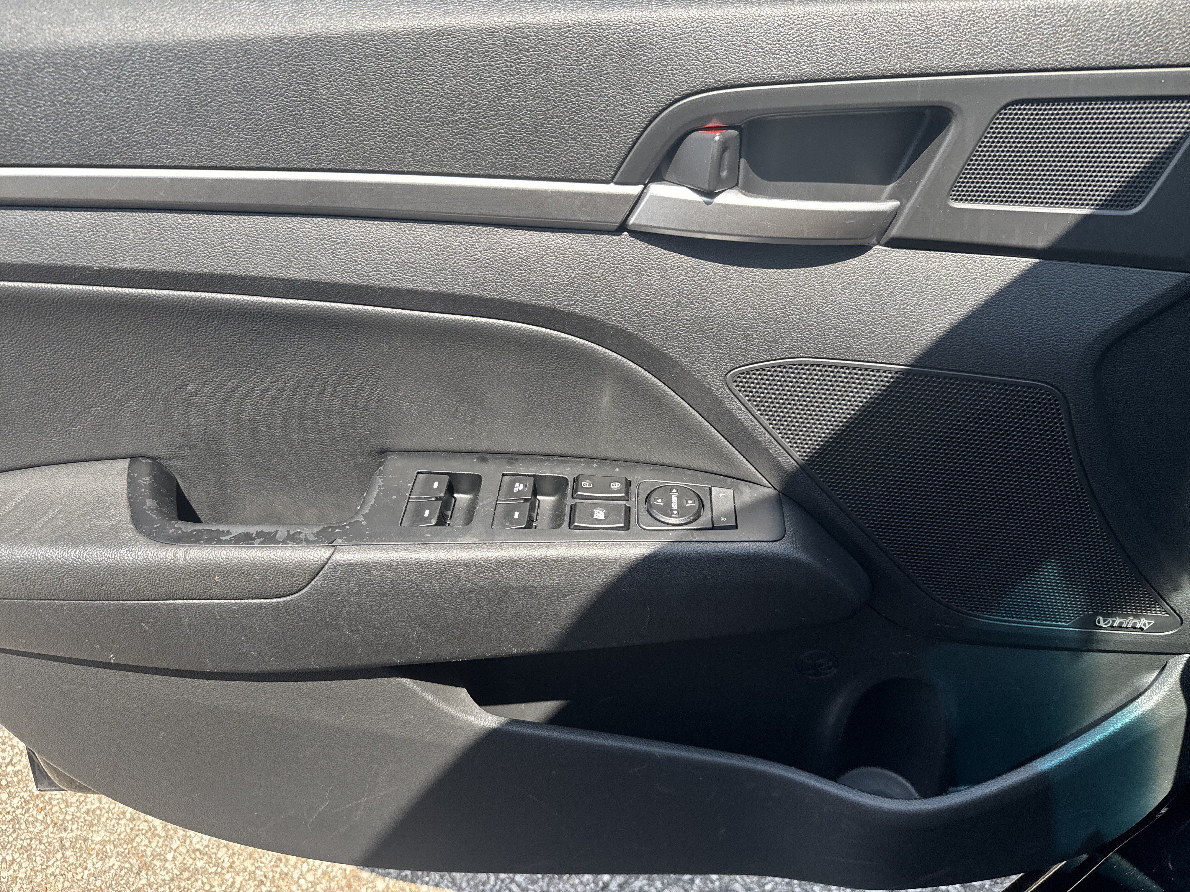 Used 2019 Hyundai Elantra Limited w/ Cargo Package FWD image 13