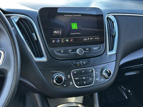 Used 2021 Chevrolet Malibu LT image 26