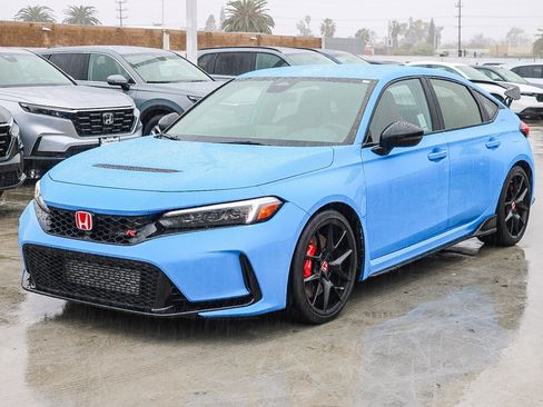 Used 2024 Honda Civic Type R image 3